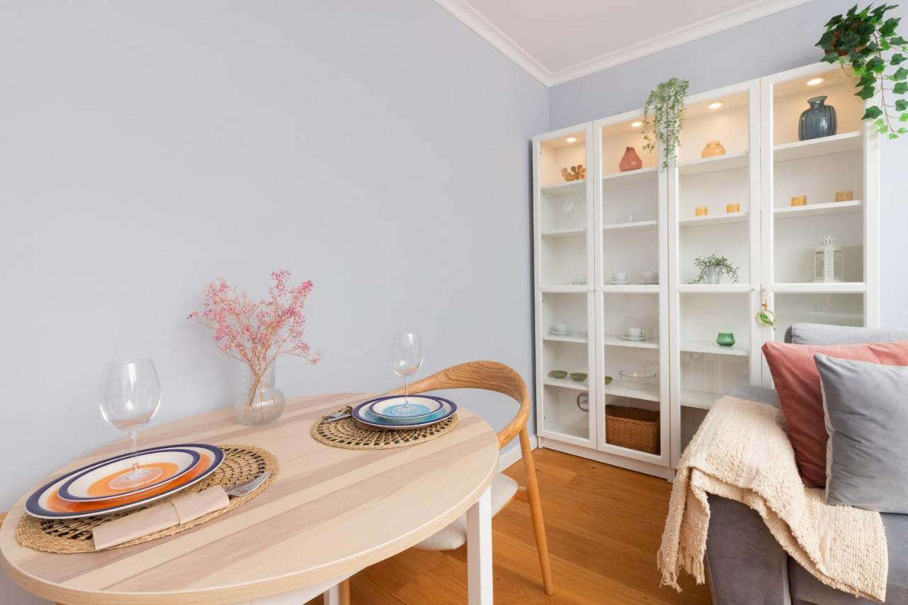 Cozy Pastel Two Bedroom Apartment In Central Gdynia By Noclegi Renters Bagian luar foto