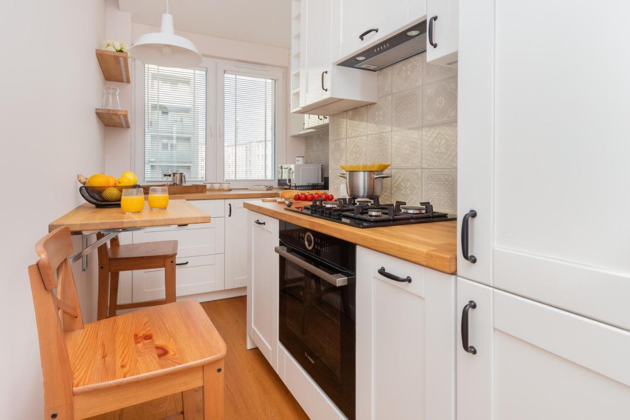Cozy Pastel Two Bedroom Apartment In Central Gdynia By Noclegi Renters Bagian luar foto